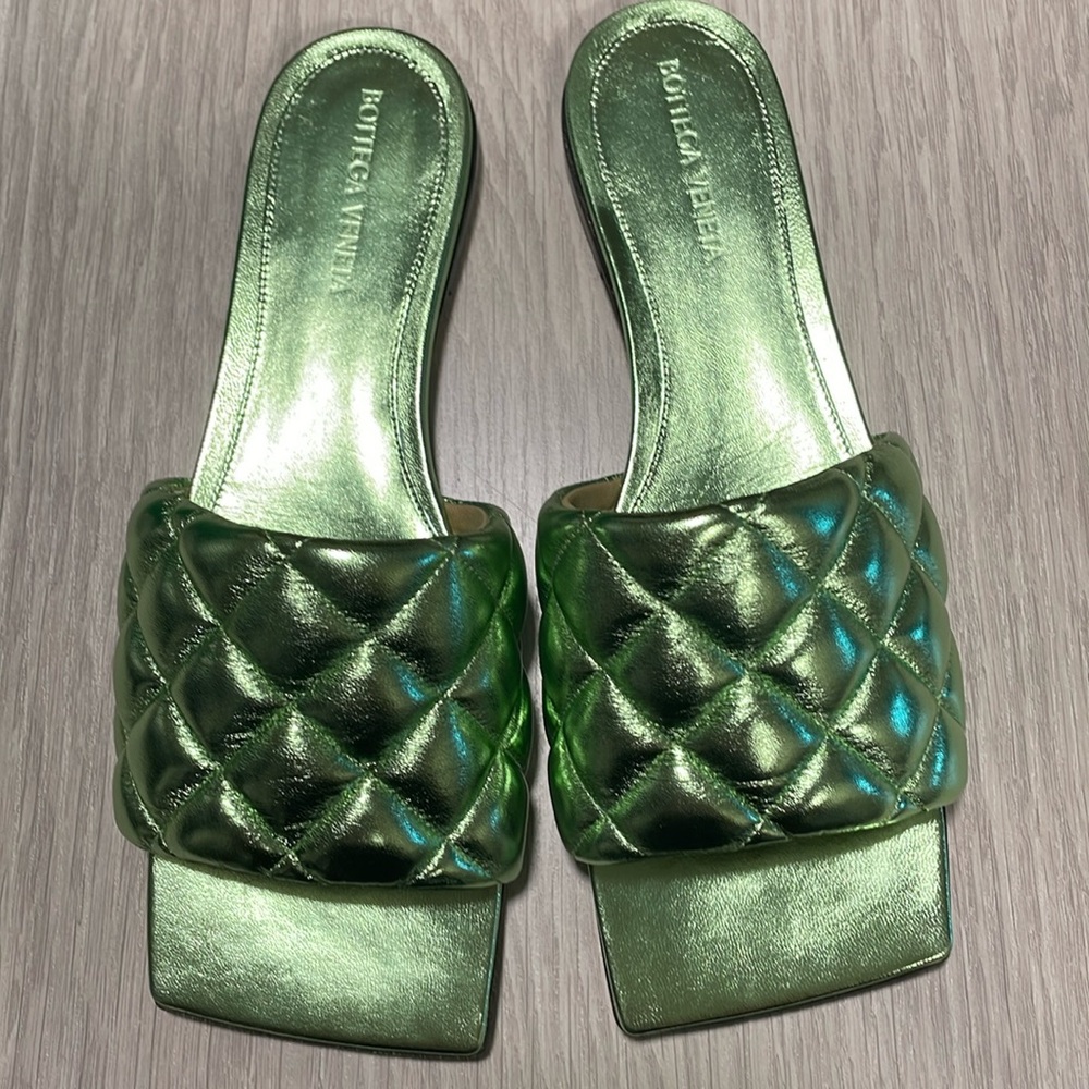 Bottega Veneta quilted slides